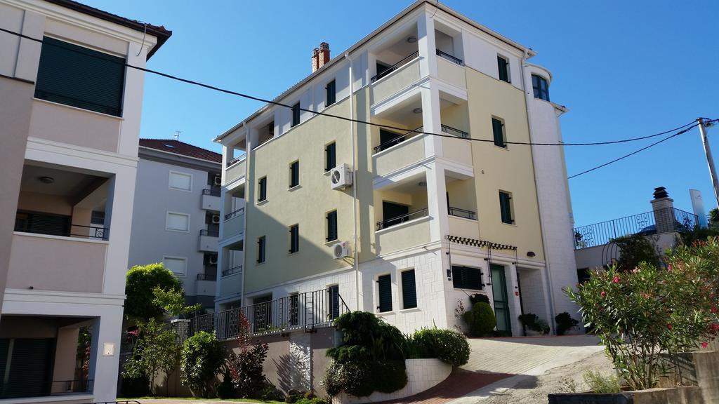 Apartments Villa Novak 1 Donji Okrug  Kültér fotó